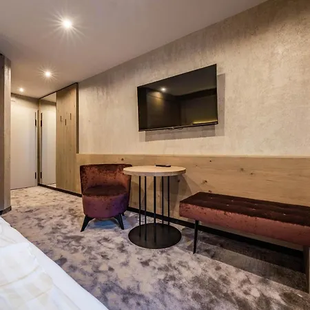 Bruecke 4* מאיירהופן